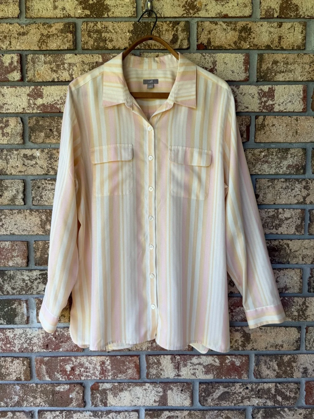 J. Jill Long Sleeve Button Up Top Women’s Size Large 100% Silk Beautiful!